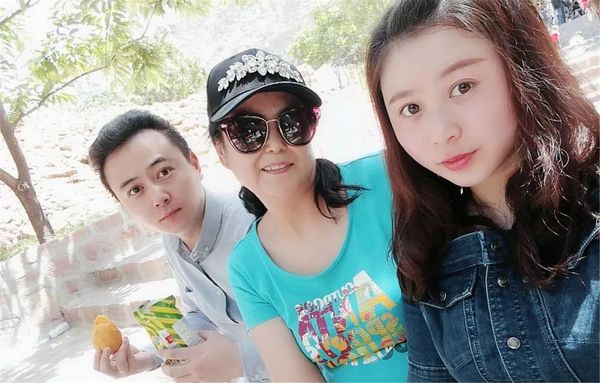 过生日的家人 过生日的家人