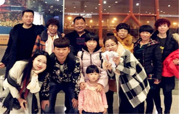 过生日的家人 过生日的家人